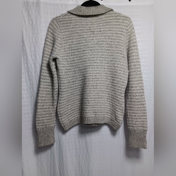 Ann Taylor Merino Wool blend Collared v neck Sweater.  Ladies size L - Picture 2 of 8